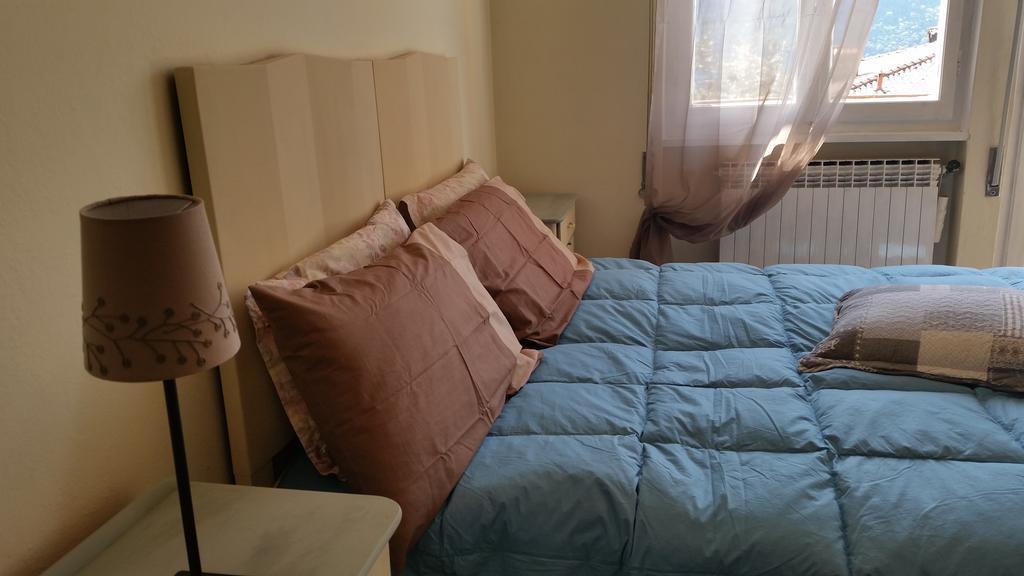 Apartment Iseo Lake Sale Marasino Zimmer foto