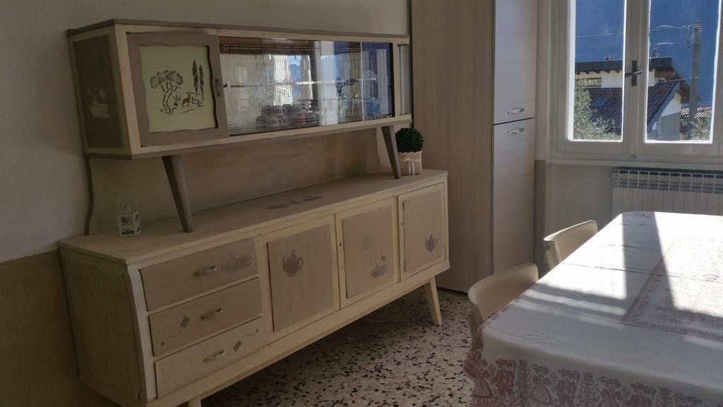 Apartment Iseo Lake Sale Marasino Zimmer foto
