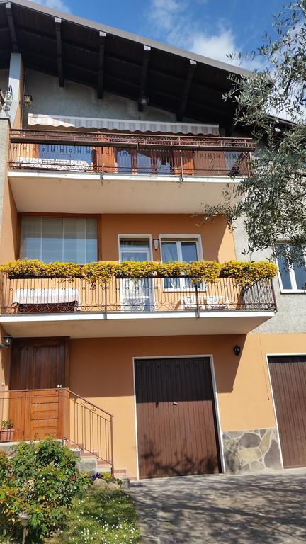 Apartment Iseo Lake Sale Marasino Zimmer foto